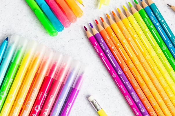 La gamme de fournitures scolaires Néon de Maped