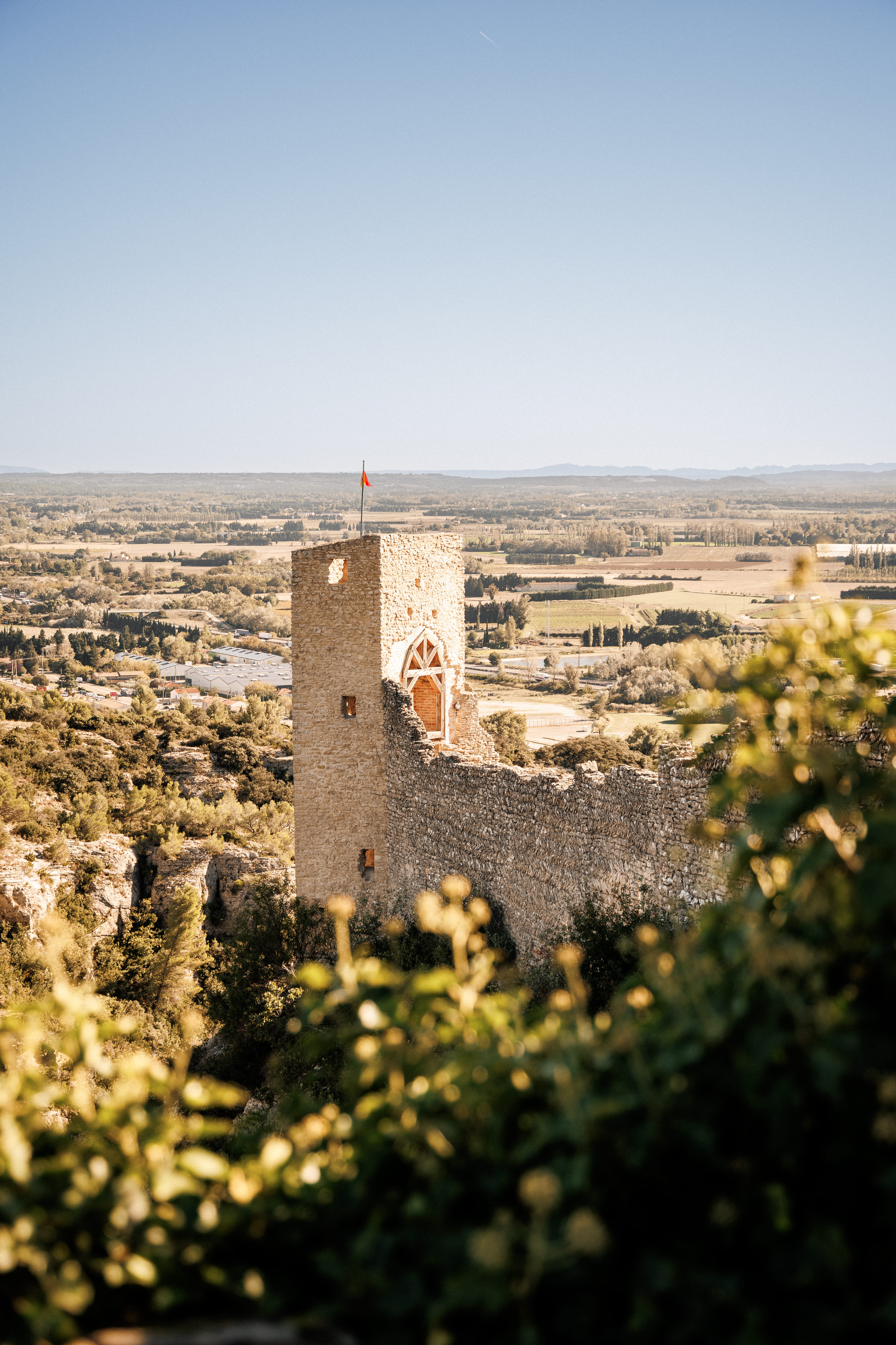 Mornas — Entre village et forteresse